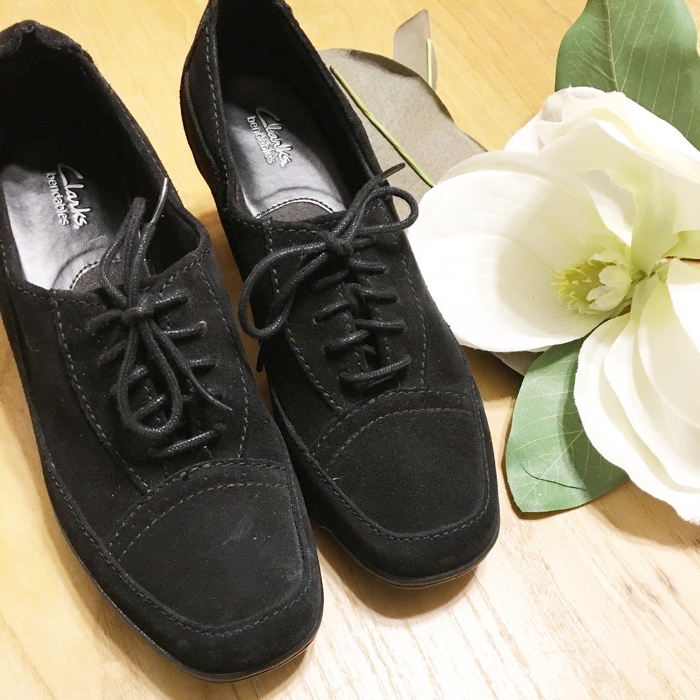 Clark’s Bendables Black Suede Heel Laced Bootie 8
